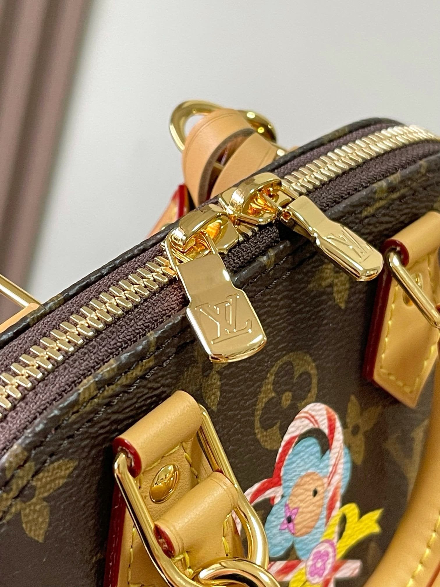 Louis Vuitton M12199 Nano Alma