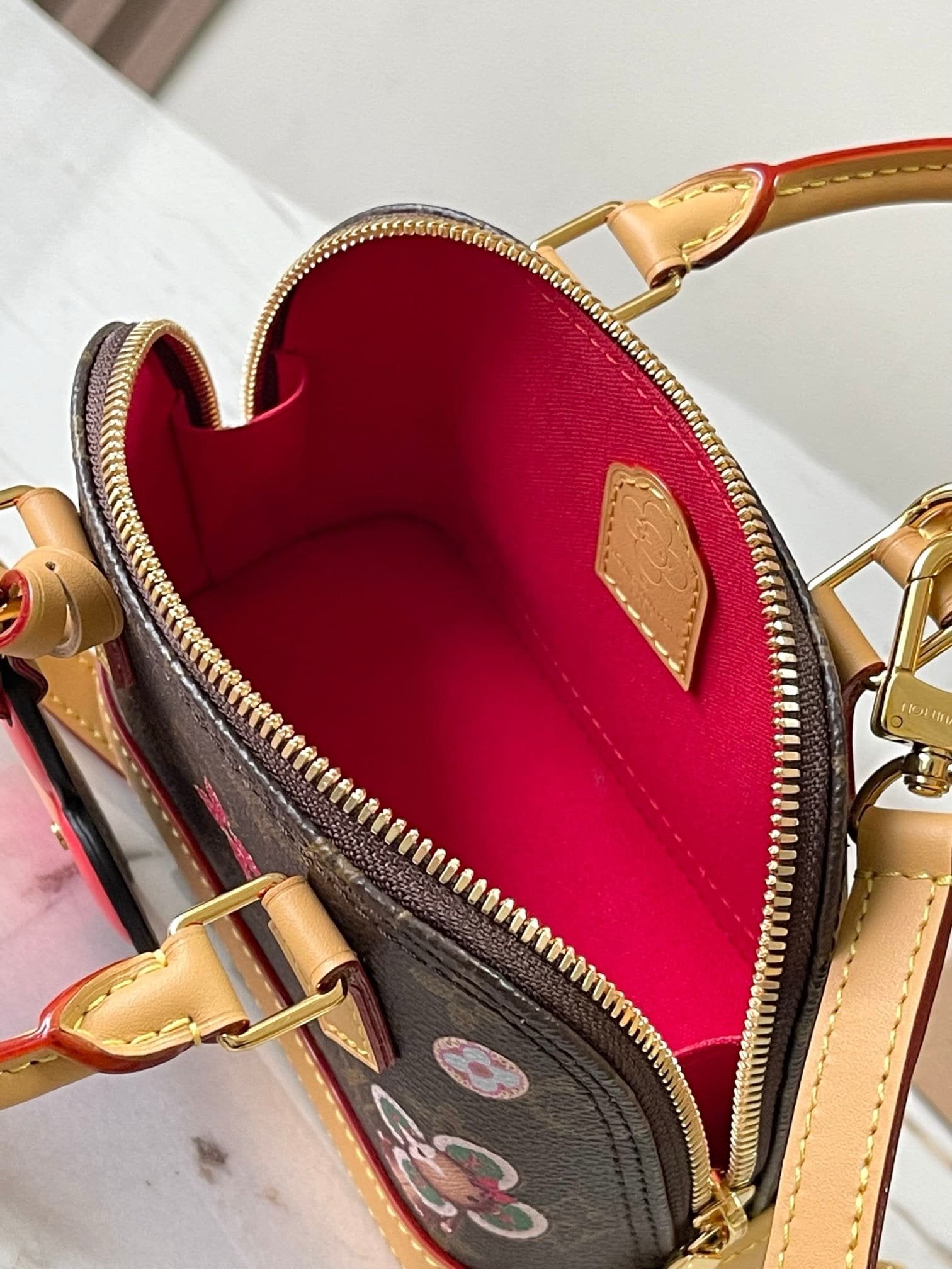 Louis Vuitton M12199 Nano Alma