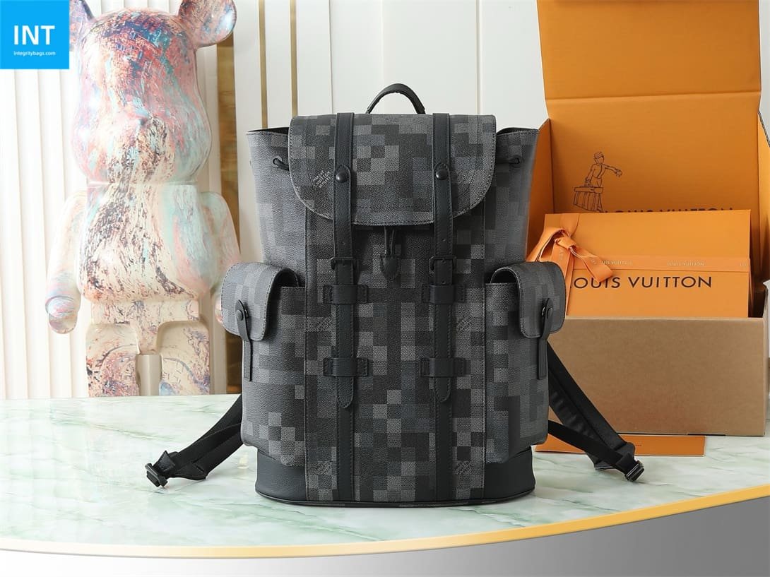 Louis Vuitton M14952 Christopher MM