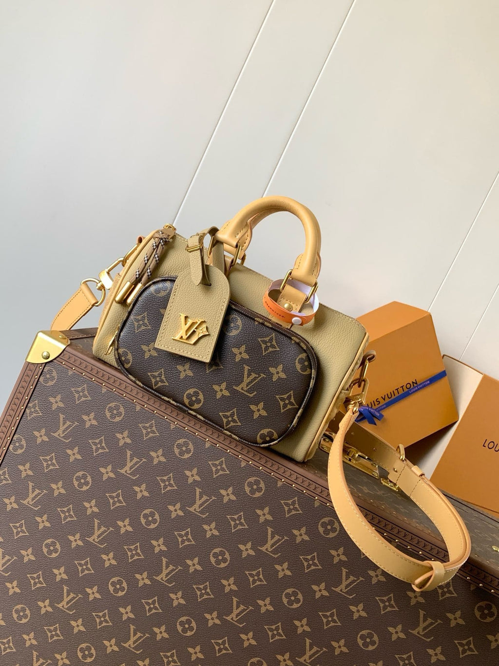 Louis Vuitton M12627 Keepall Bandoulière 25