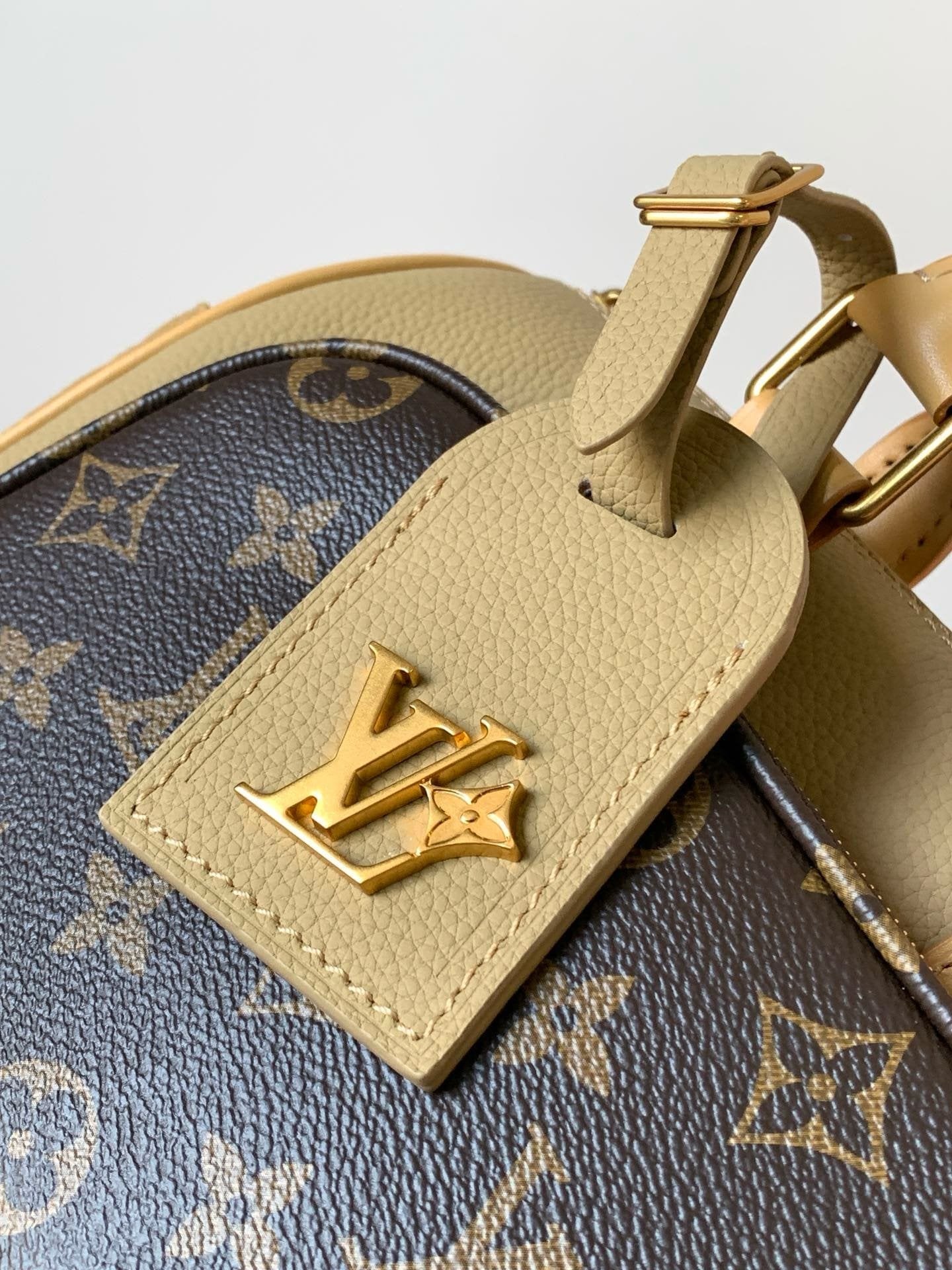 Louis Vuitton M12627 Keepall Bandoulière 25