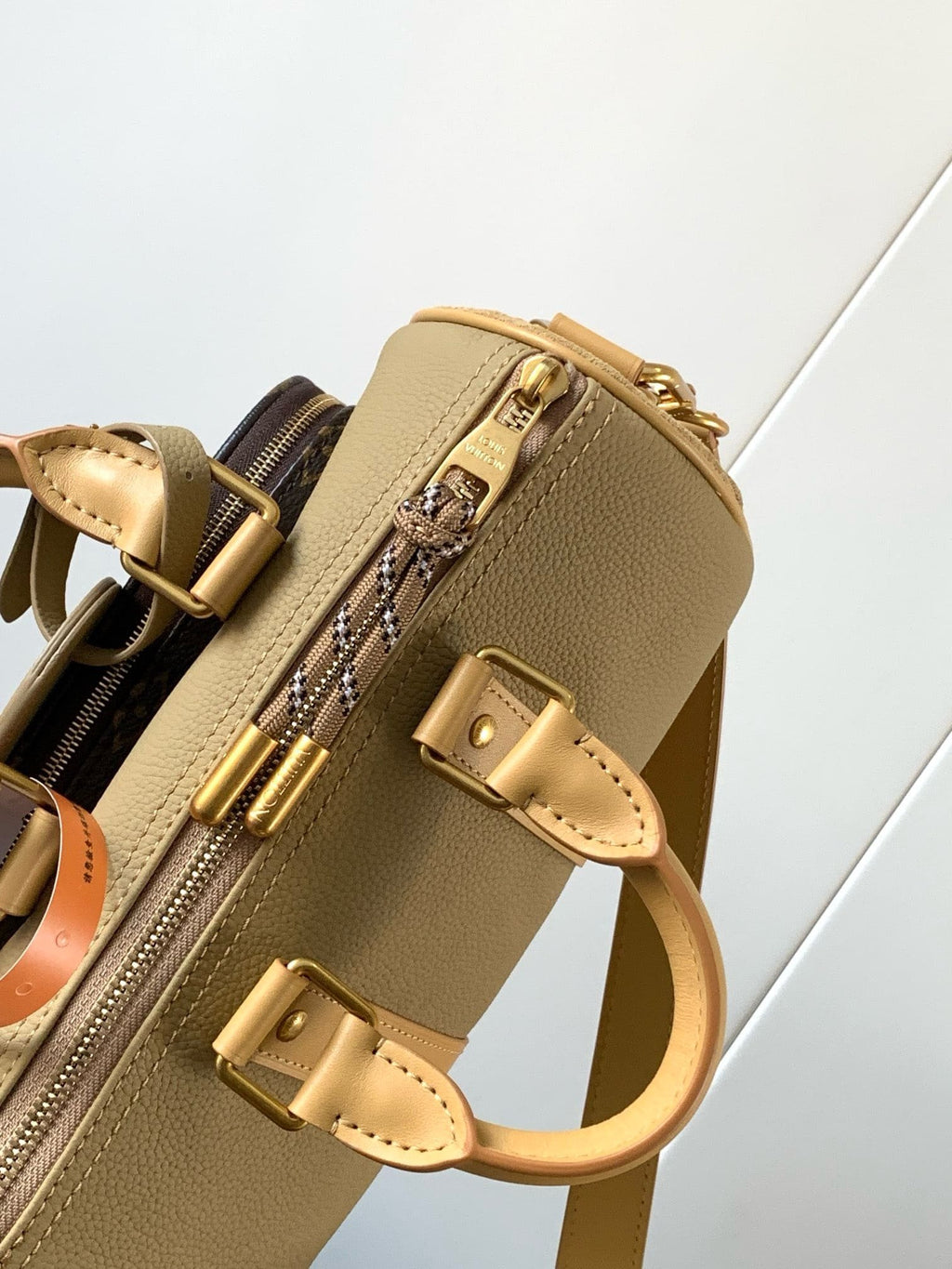 Louis Vuitton M12627 Keepall Bandoulière 25