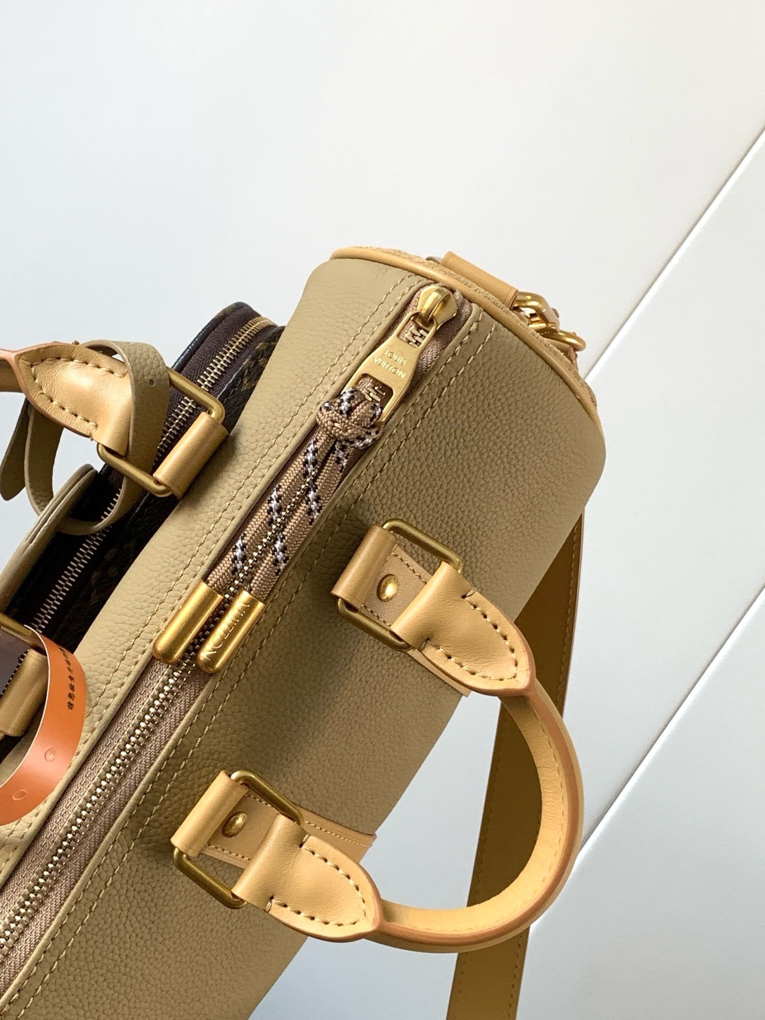 Louis Vuitton M12627 Keepall Bandoulière 25