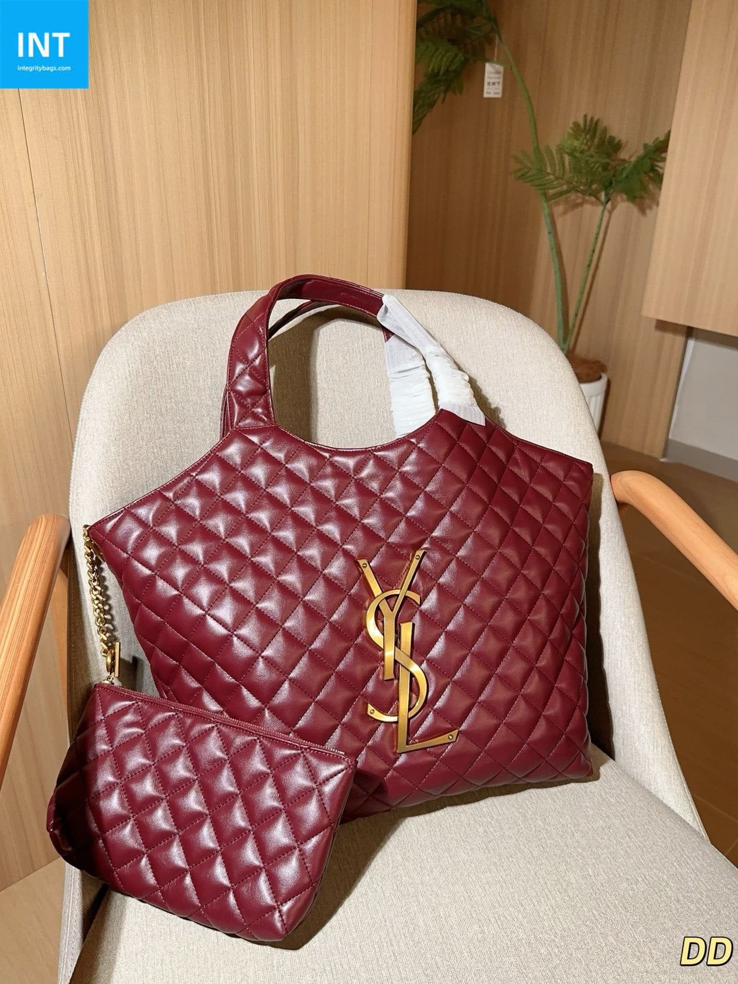 Saint Laurent ICARE in quilted nappa