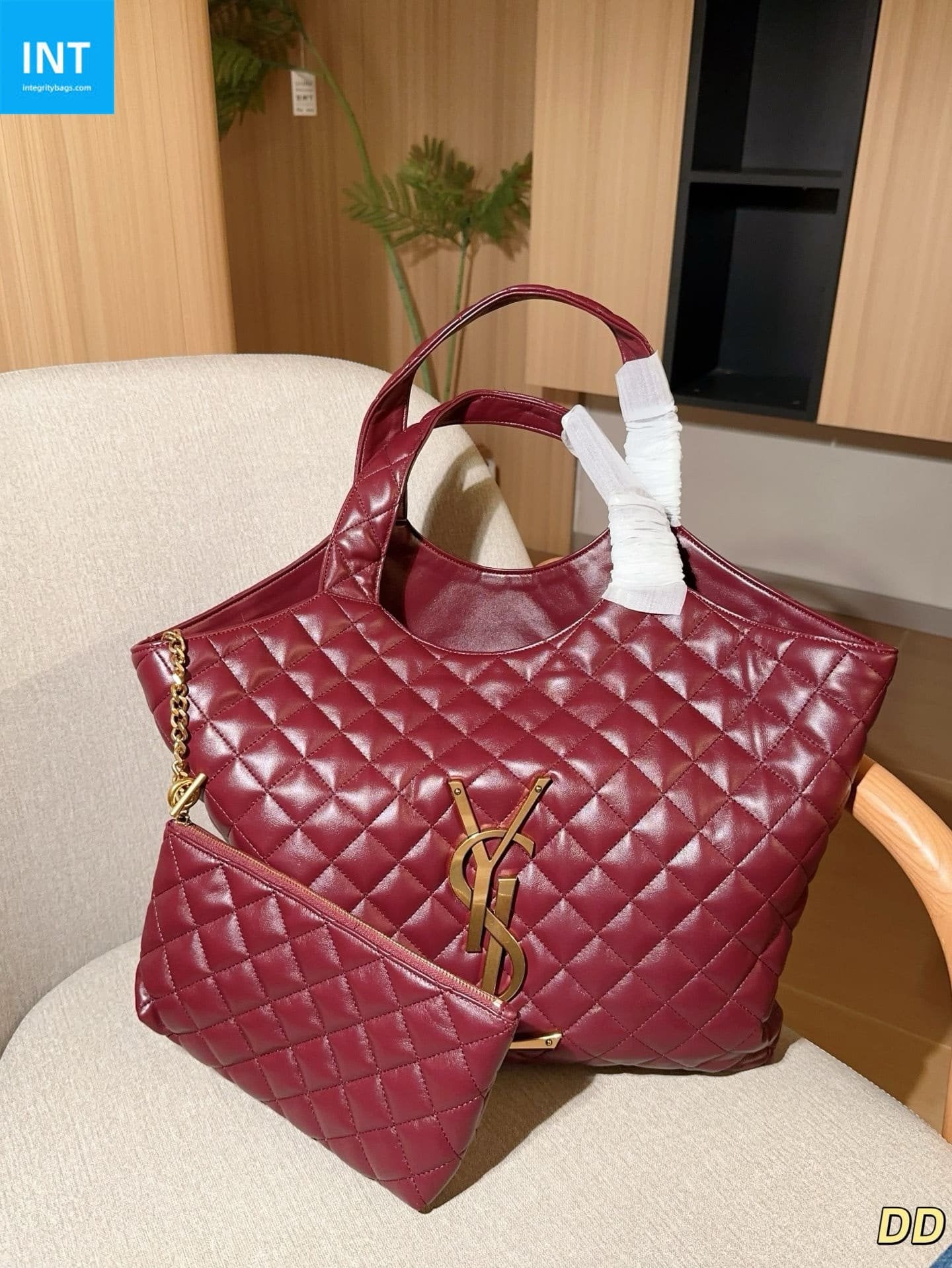 Saint Laurent ICARE in quilted nappa