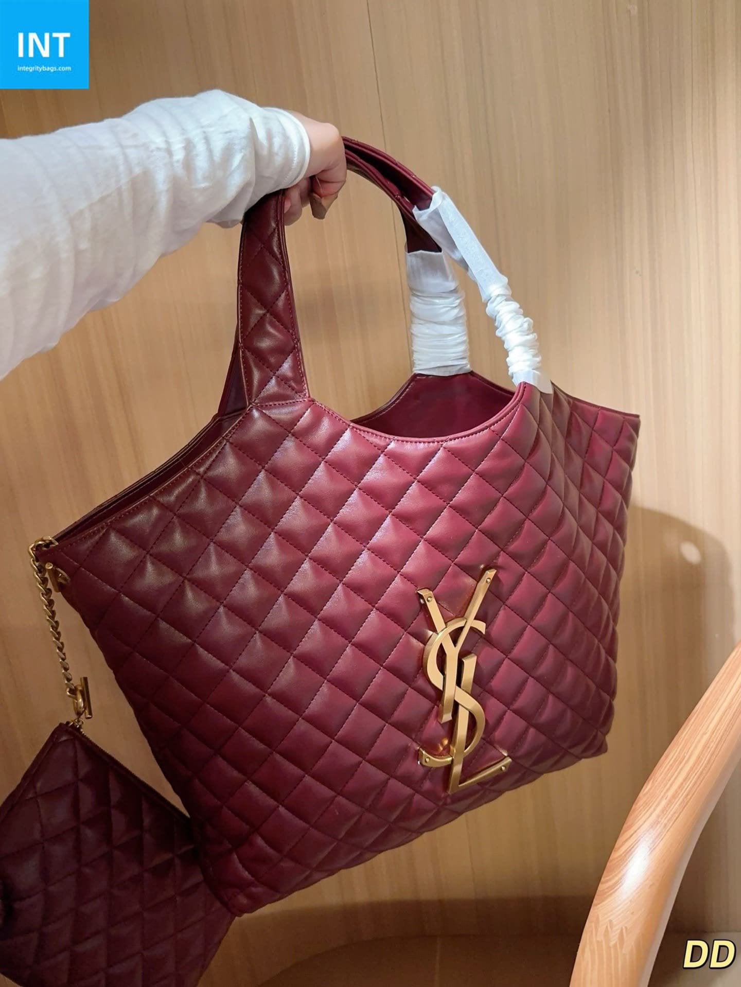 Saint Laurent ICARE in quilted nappa