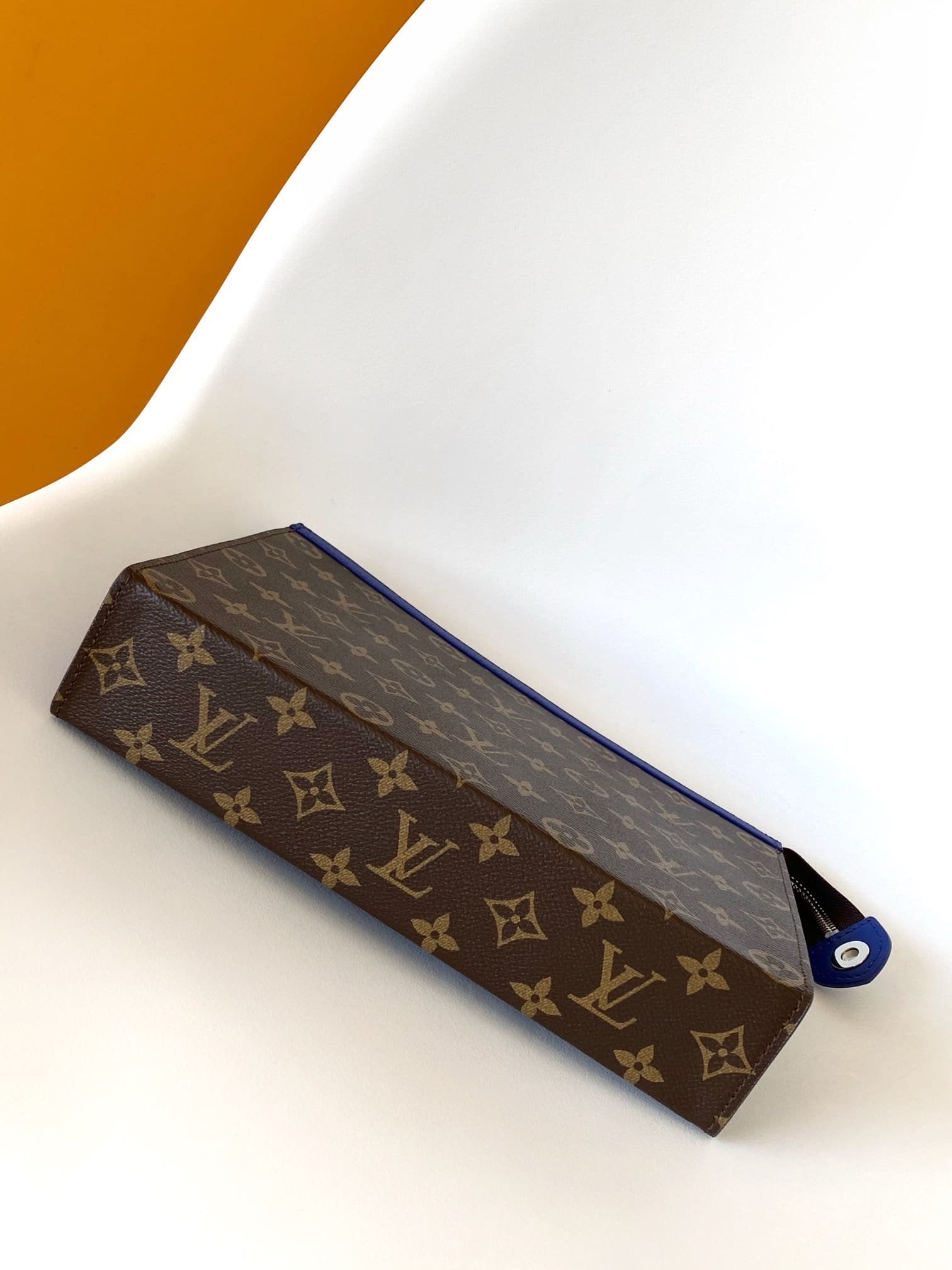 Louis Vuitton M12819 Pochette Voyage MM
