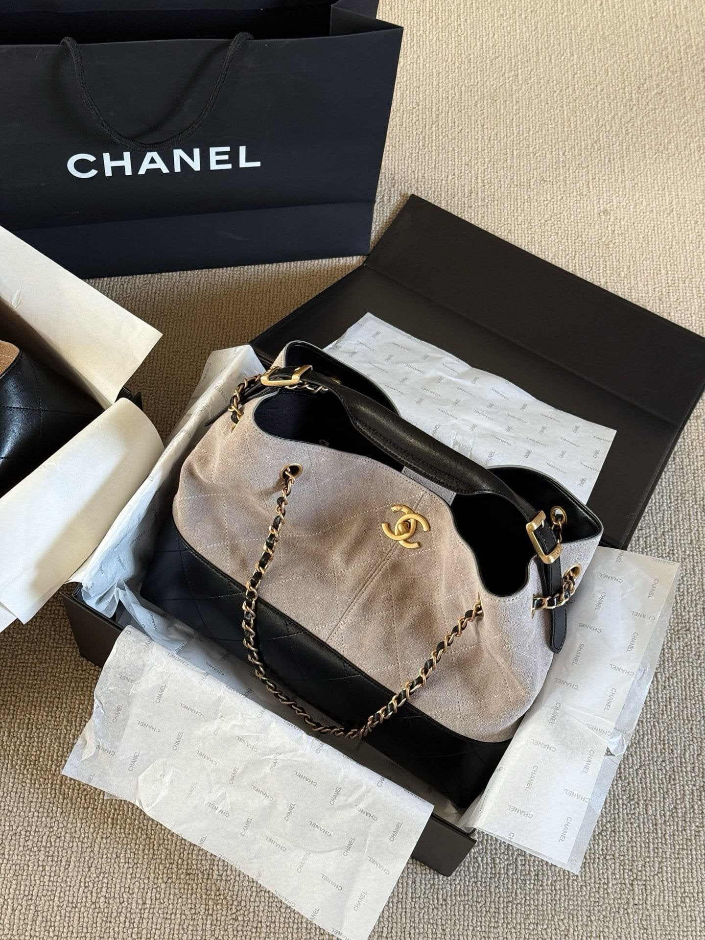 Chanel 25 Shopping Bag