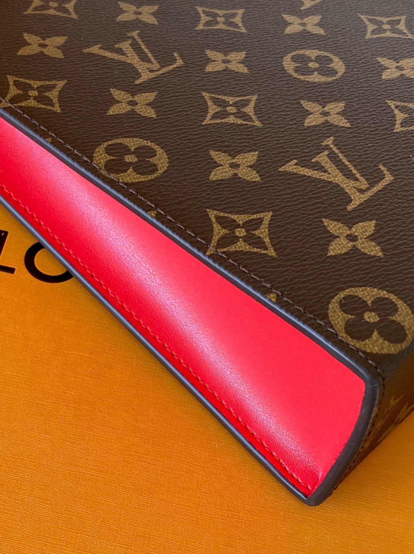 Louis Vuitton M12817 Pochette Voyage MM