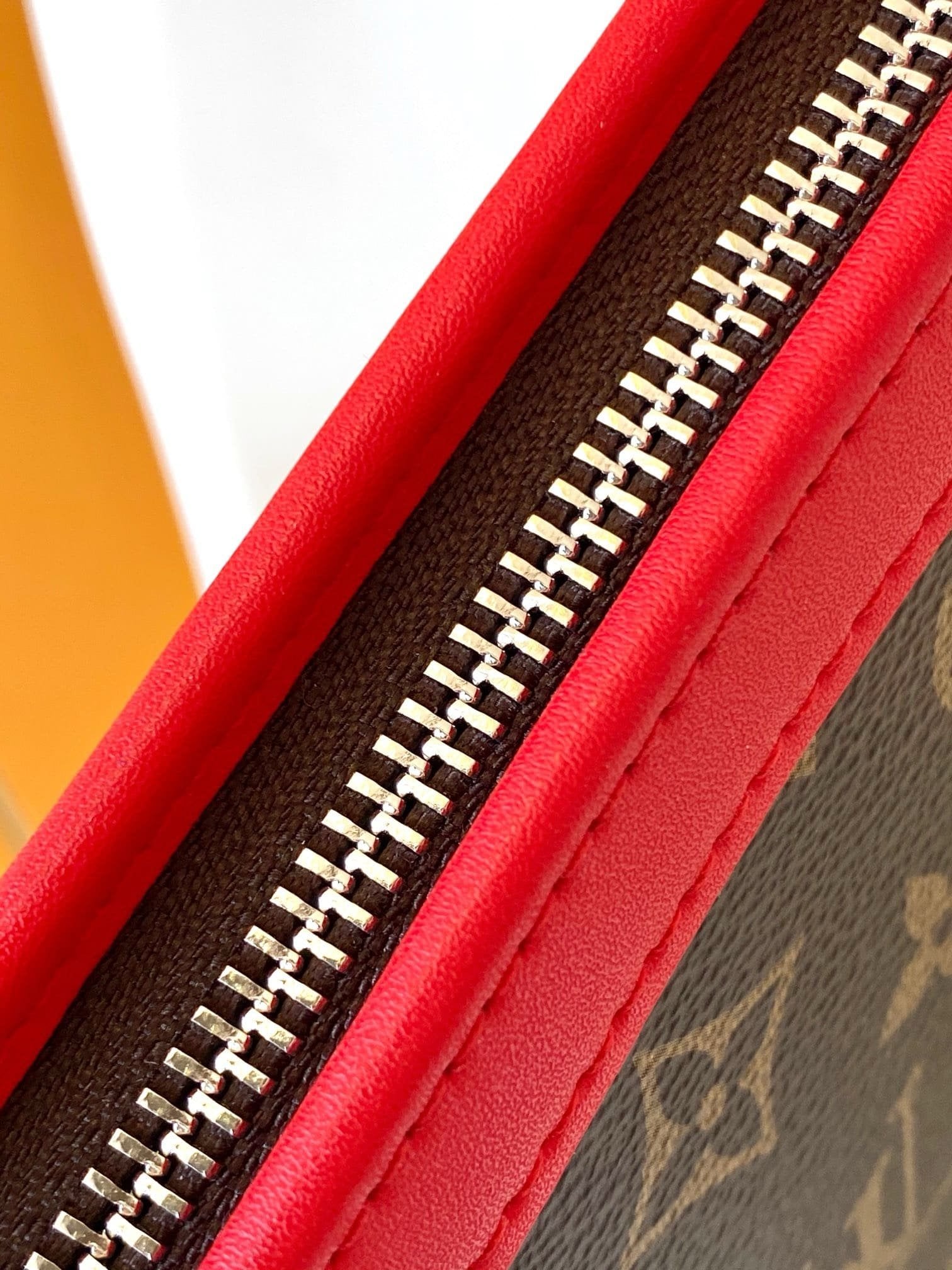 Louis Vuitton M12817 Pochette Voyage MM
