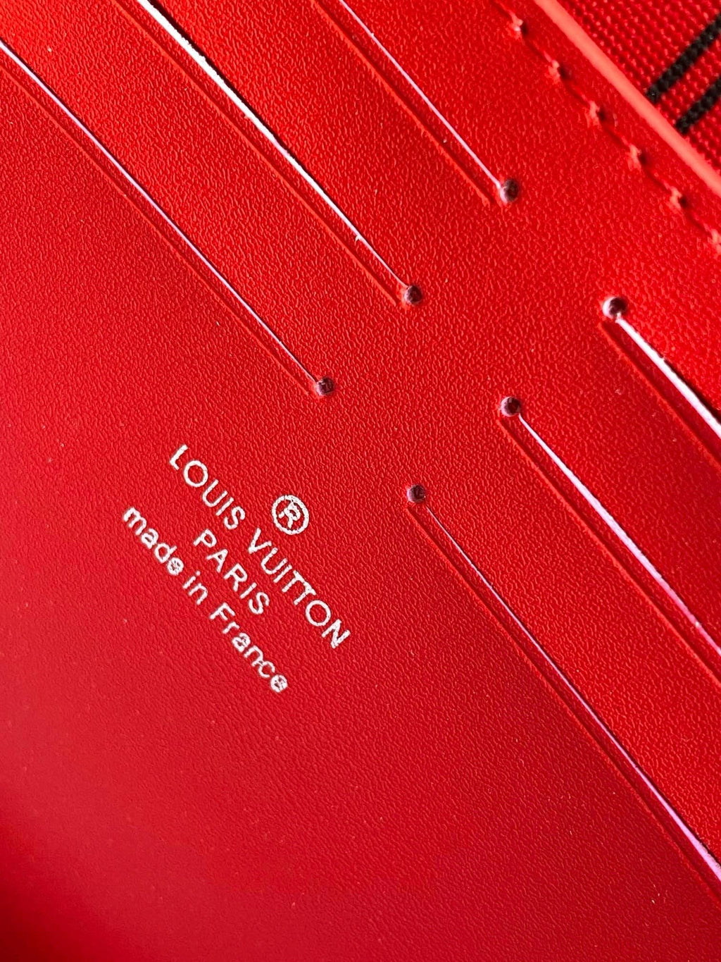Louis Vuitton M12817 Pochette Voyage MM