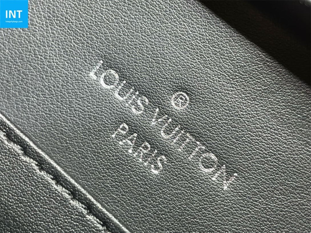 Louis Vuitton M12876 CLUTCH BOX Portable Hard Case