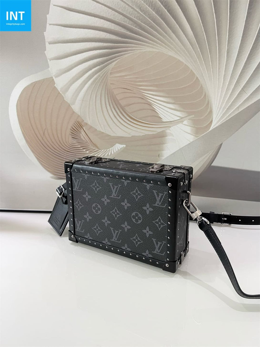 Louis Vuitton M20251 CLUTCH BOX Portable Hard Case