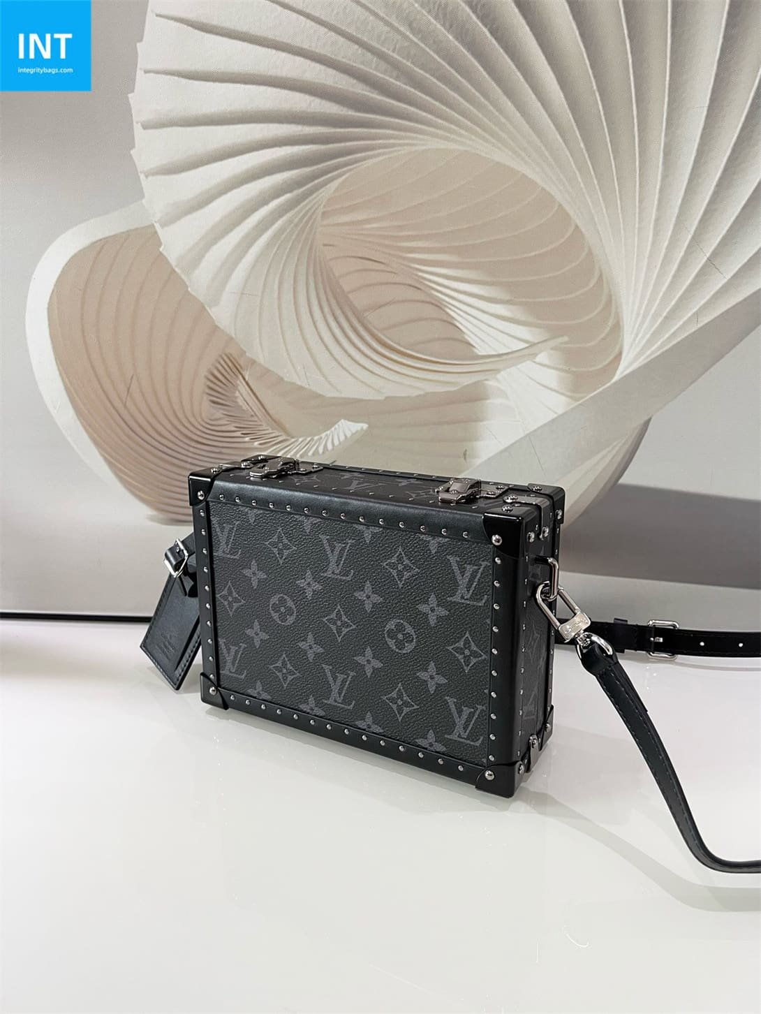 Louis Vuitton M20251 CLUTCH BOX Portable Hard Case