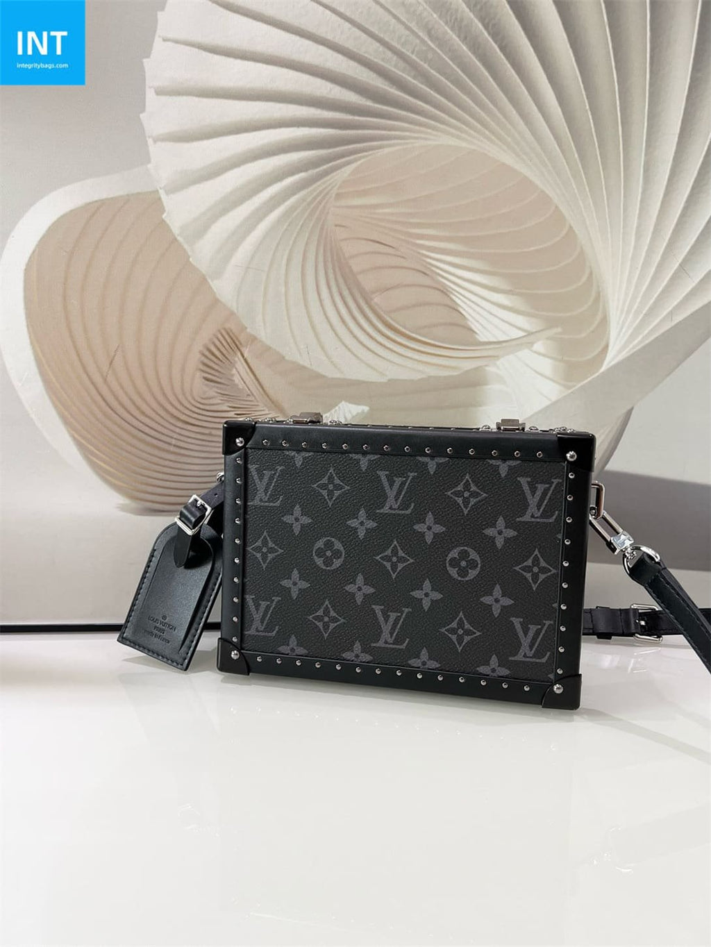 Louis Vuitton M20251 CLUTCH BOX Portable Hard Case