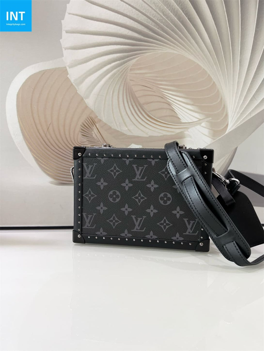 Louis Vuitton M20251 CLUTCH BOX Portable Hard Case