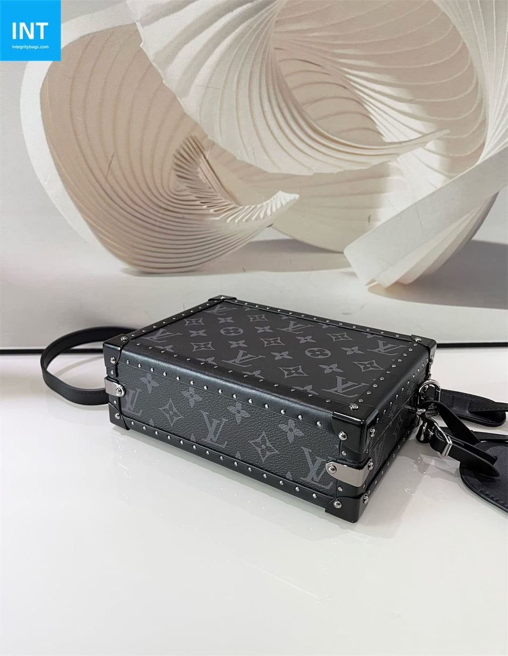 Louis Vuitton M20251 CLUTCH BOX Portable Hard Case