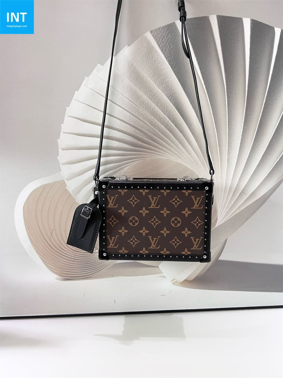 Louis Vuitton M20252 CLUTCH BOX Portable Hard Case