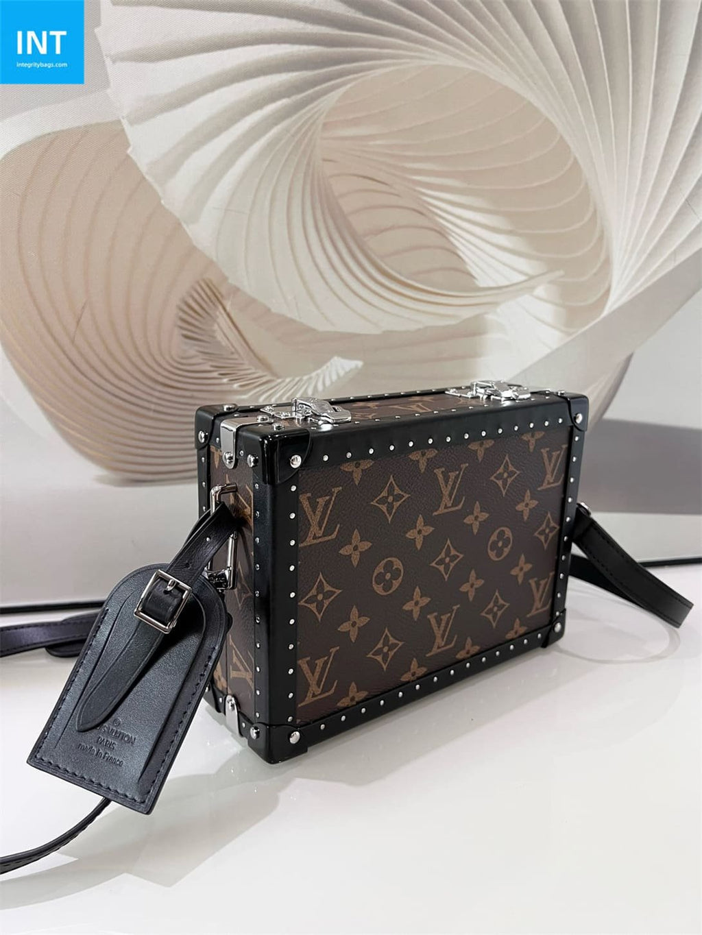 Louis Vuitton M20252 CLUTCH BOX Portable Hard Case