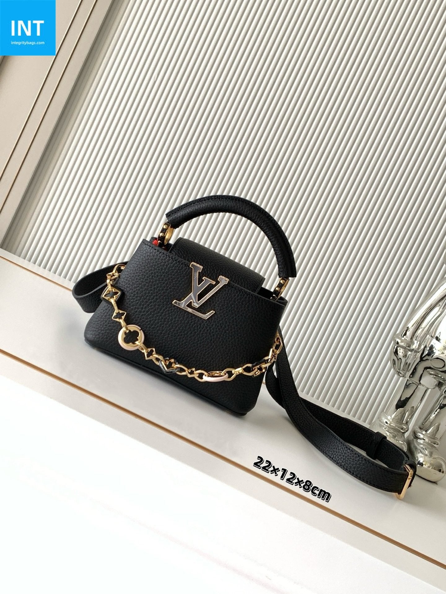 Louis Vuitton M14970 Capucines BB
