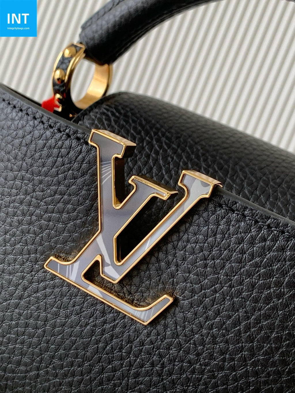 Louis Vuitton M14970 Capucines BB