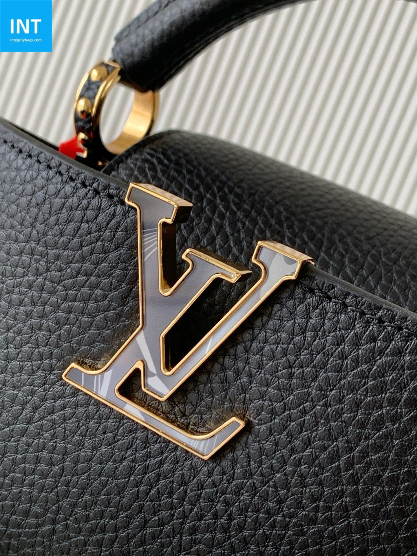 Louis Vuitton M14970 Capucines BB
