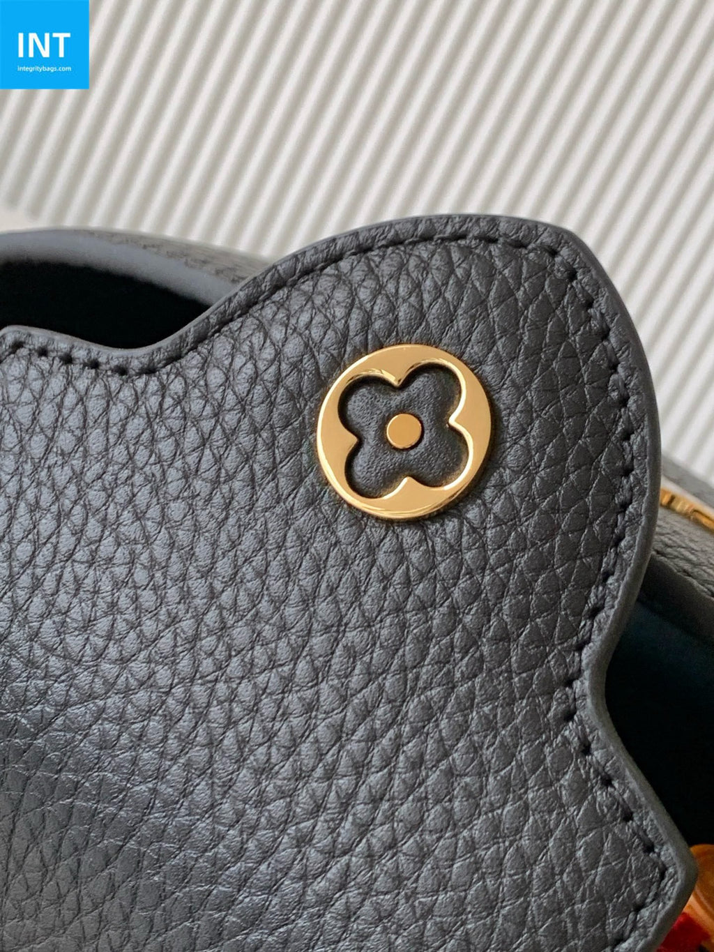 Louis Vuitton M14970 Capucines BB