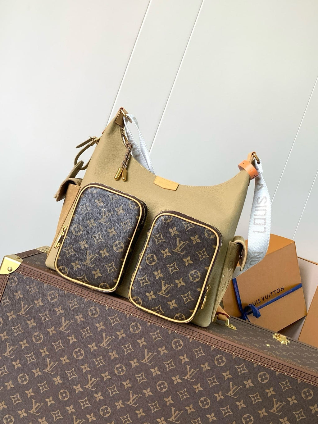 Louis Vuitton M12697 Hobo Cargo (top quality)