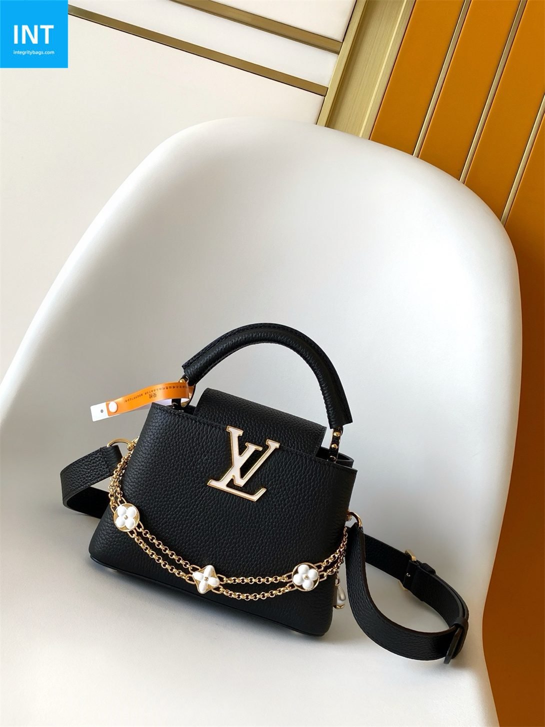 Louis Vuitton M25903 Capucines Mini