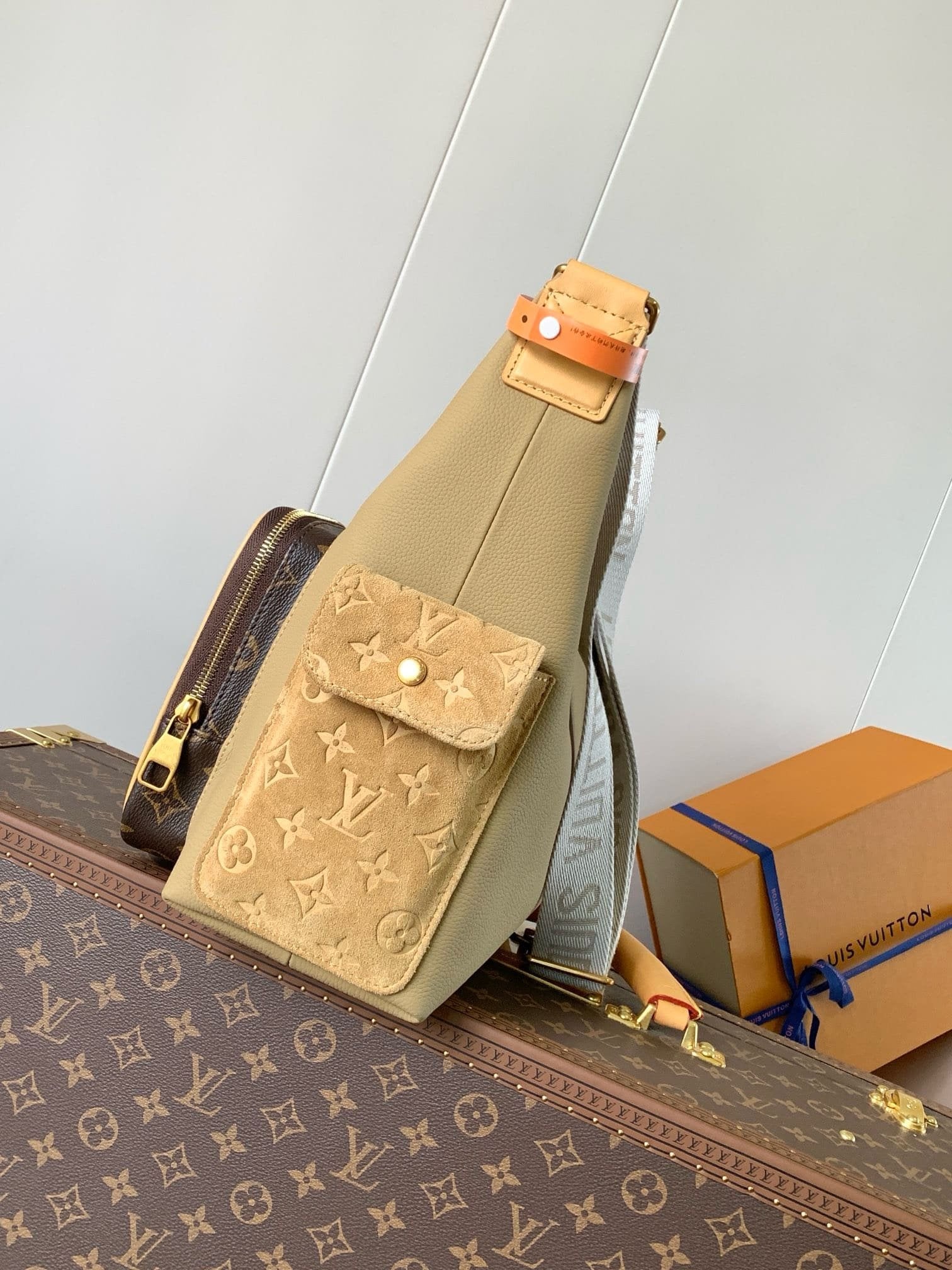 Louis Vuitton M12697 Hobo Cargo (top quality)