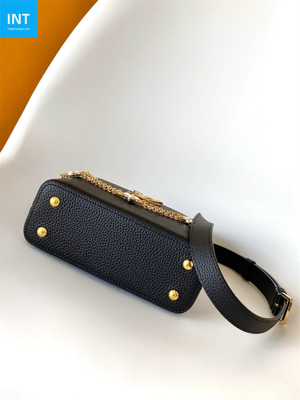 Louis Vuitton M25903 Capucines Mini