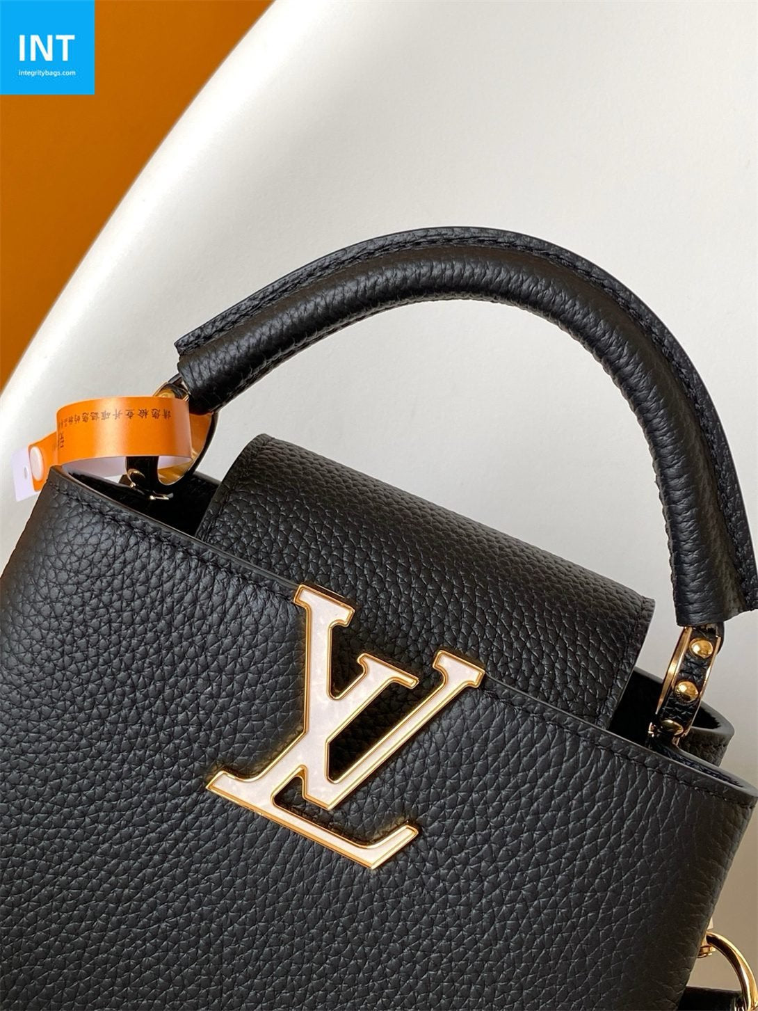 Louis Vuitton M25903 Capucines Mini