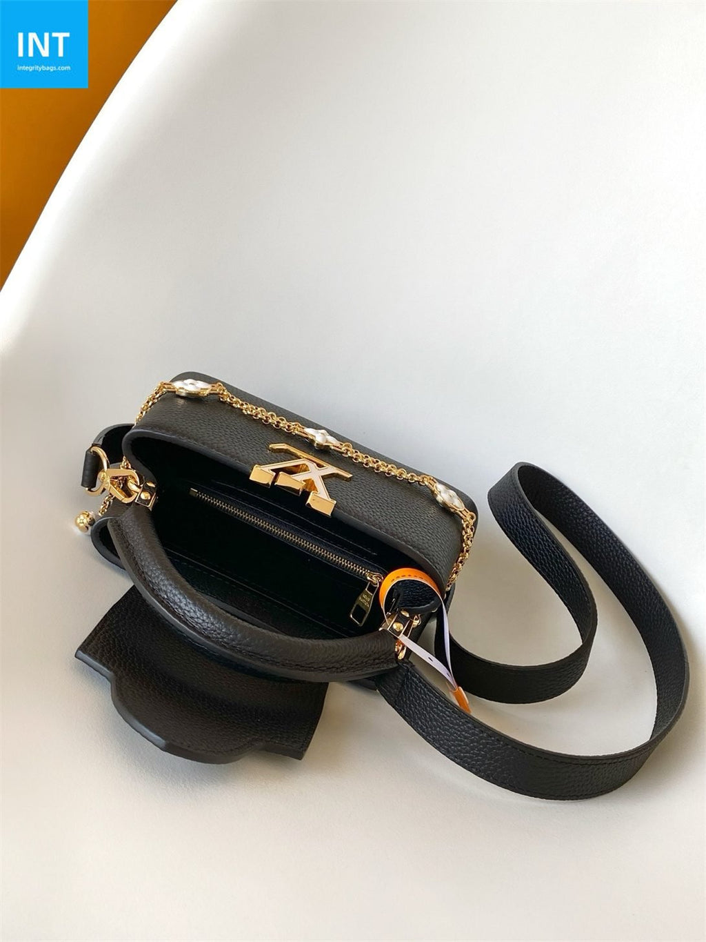 Louis Vuitton M25903 Capucines Mini