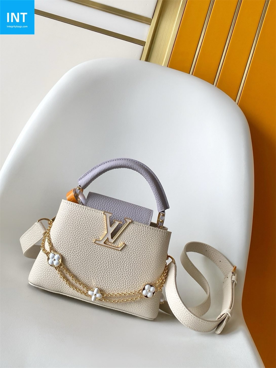 Louis Vuitton M15117 Capucines Mini