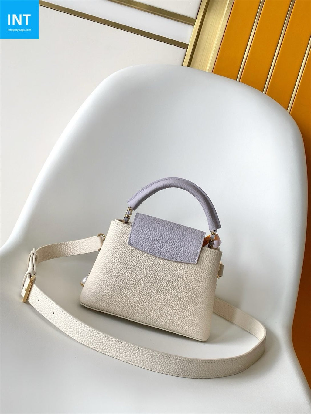 Louis Vuitton M15117 Capucines Mini