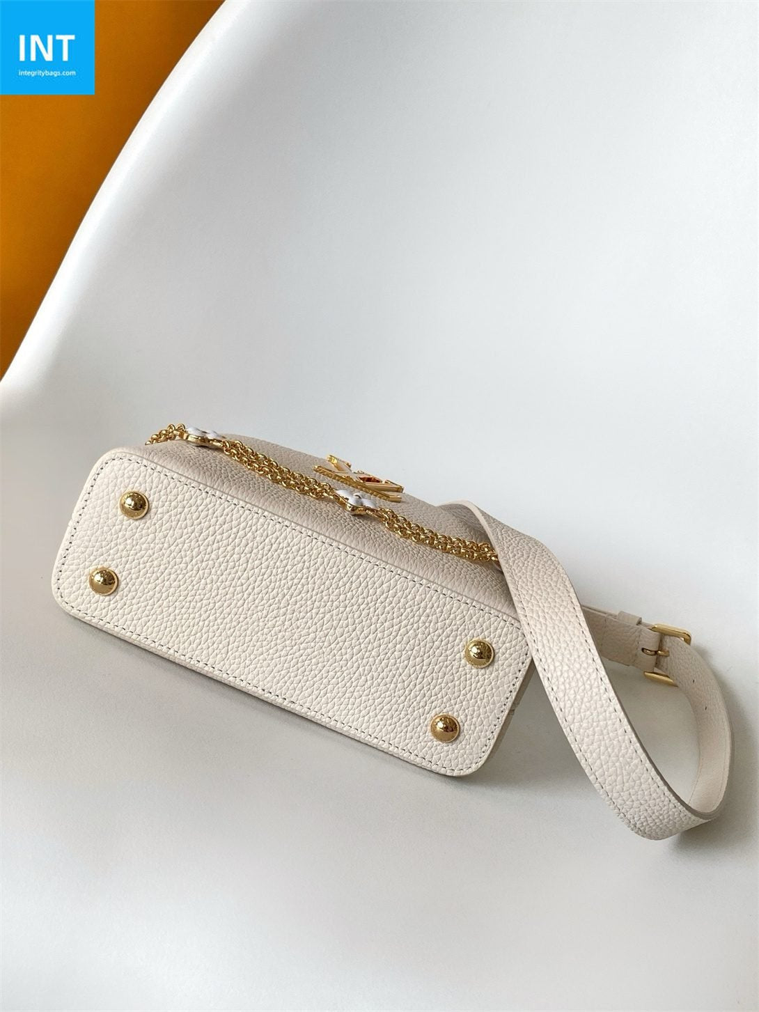 Louis Vuitton M15117 Capucines Mini