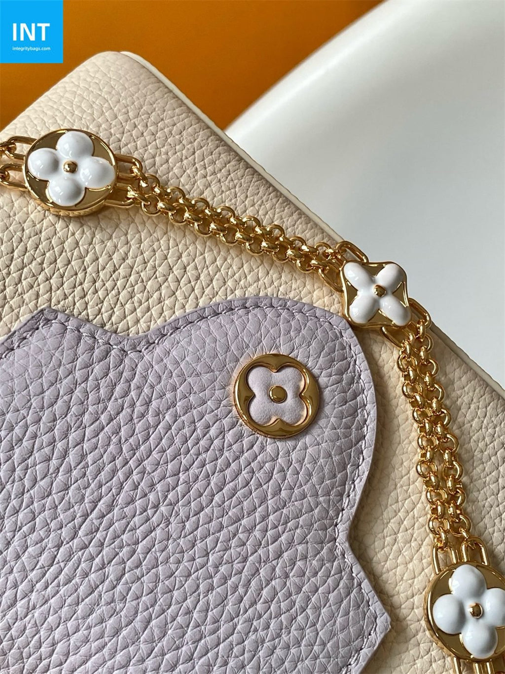 Louis Vuitton M15117 Capucines Mini