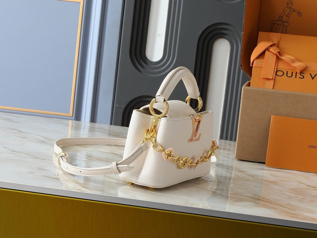 Louis Vuitton M14393 Capucines East-West Mini