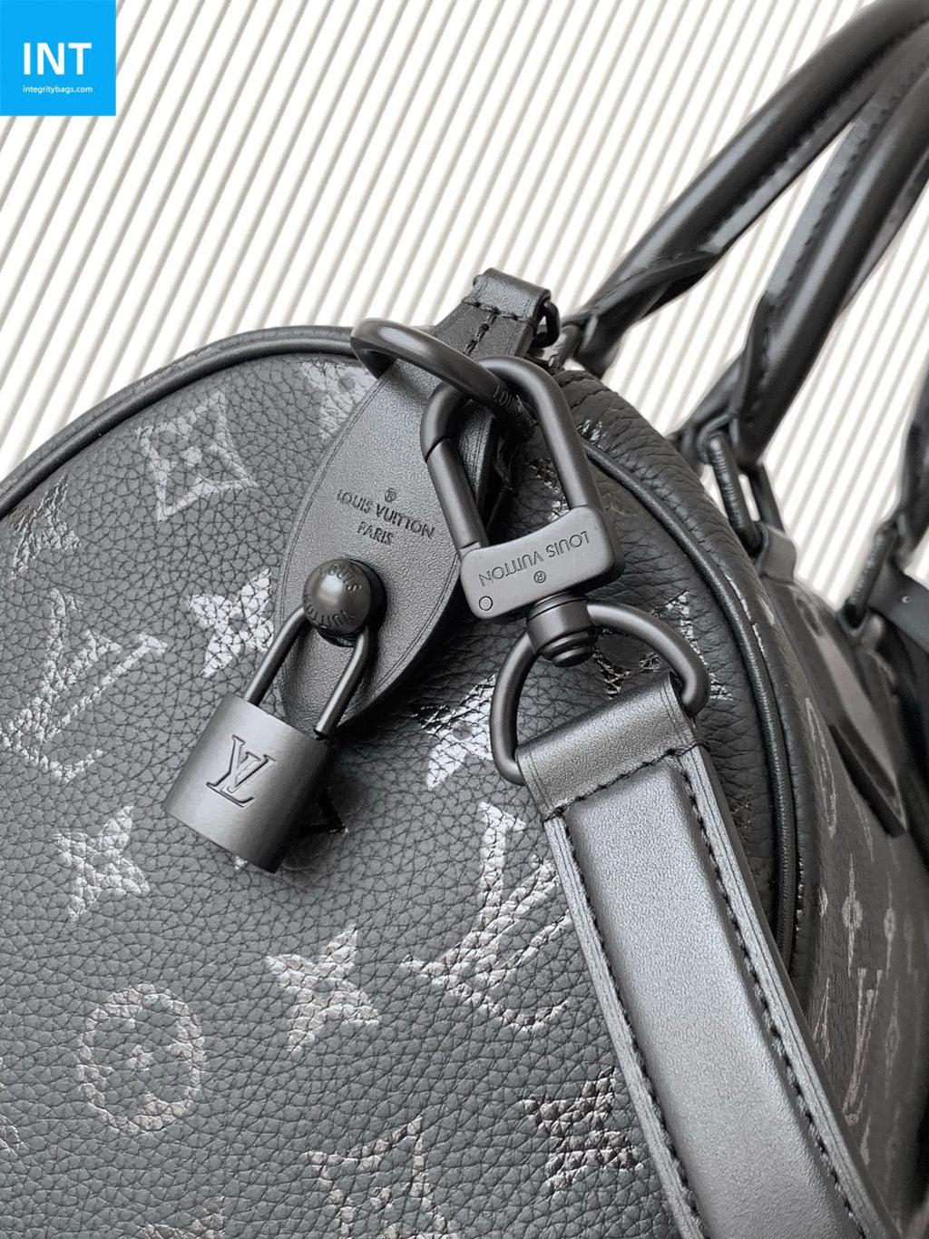 Louis Vuitton M13904 Speedy P9 Bandoulière 30
