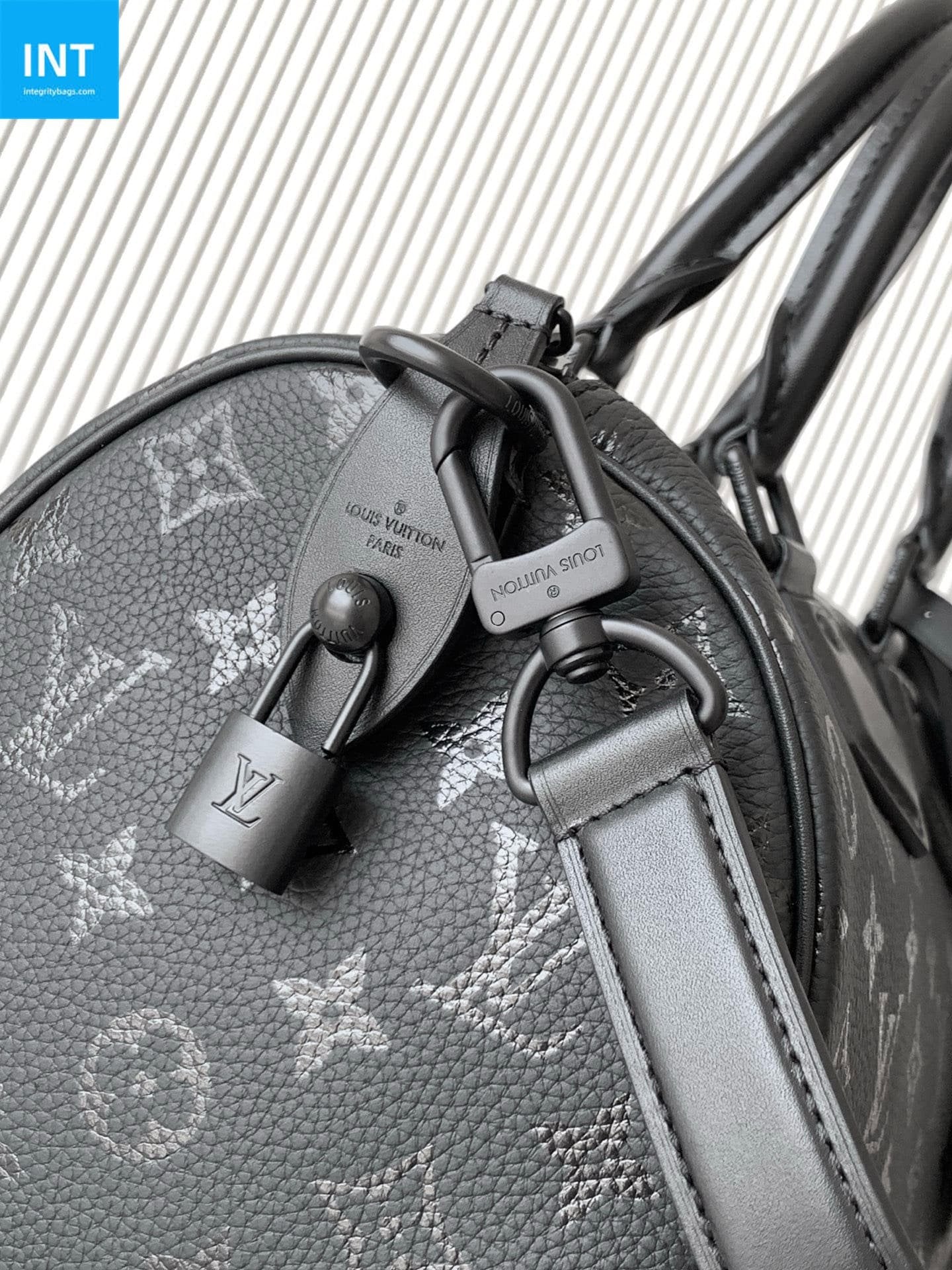 Louis Vuitton M13904 Speedy P9 Bandoulière 30