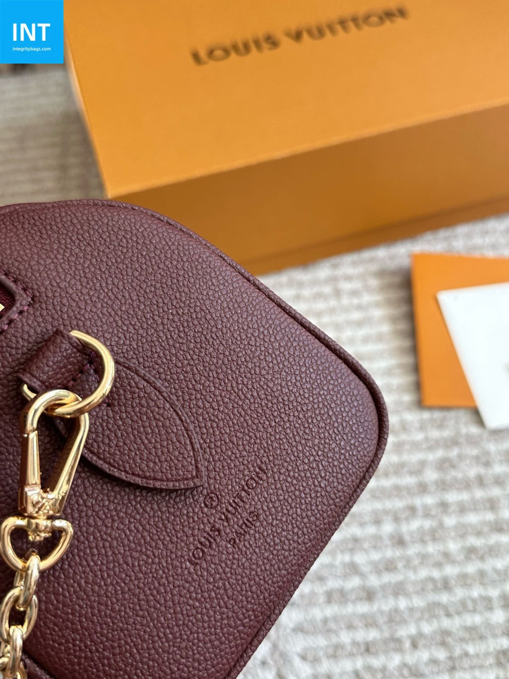 Louis Vuitton M25929 Speedy 20 with shoulder strap