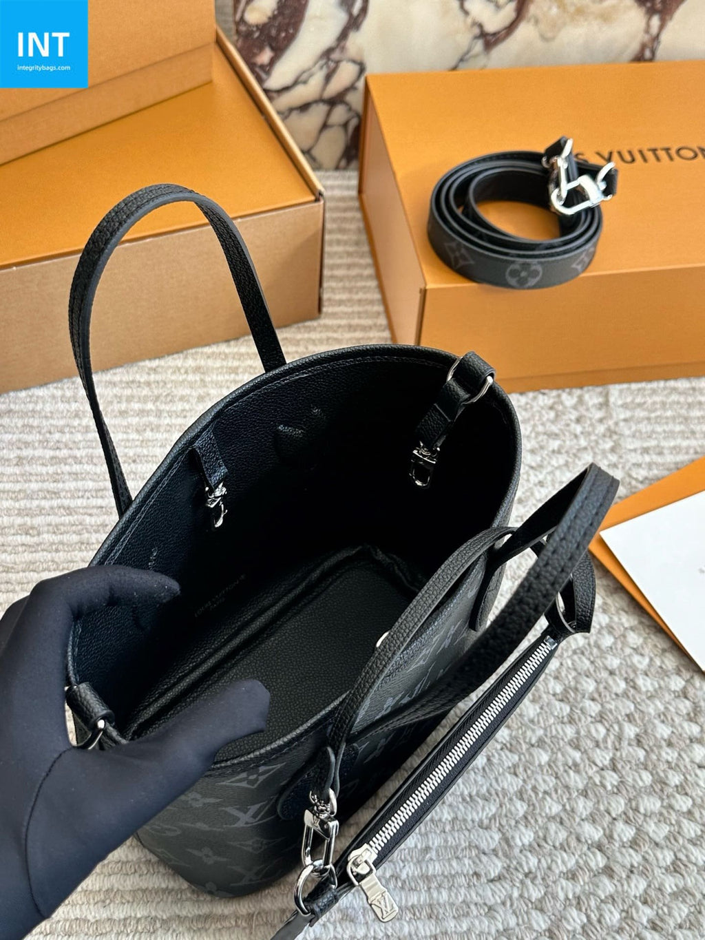 Louis Vuitton M15210 Neverfull Bandoulière Inside Out BB