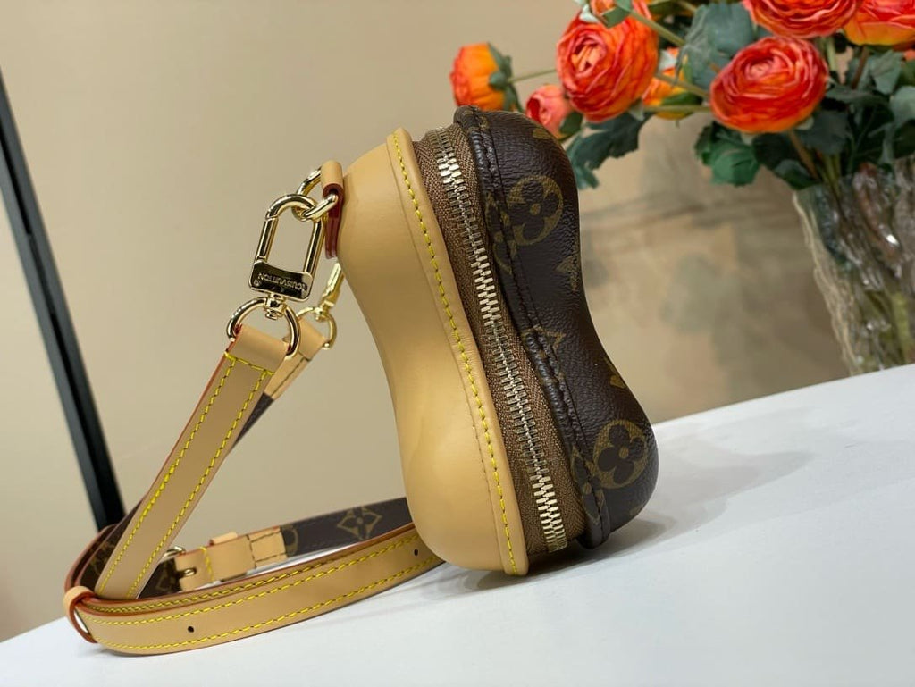 Louis Vuitton M12615 Bone Wearable Wallet