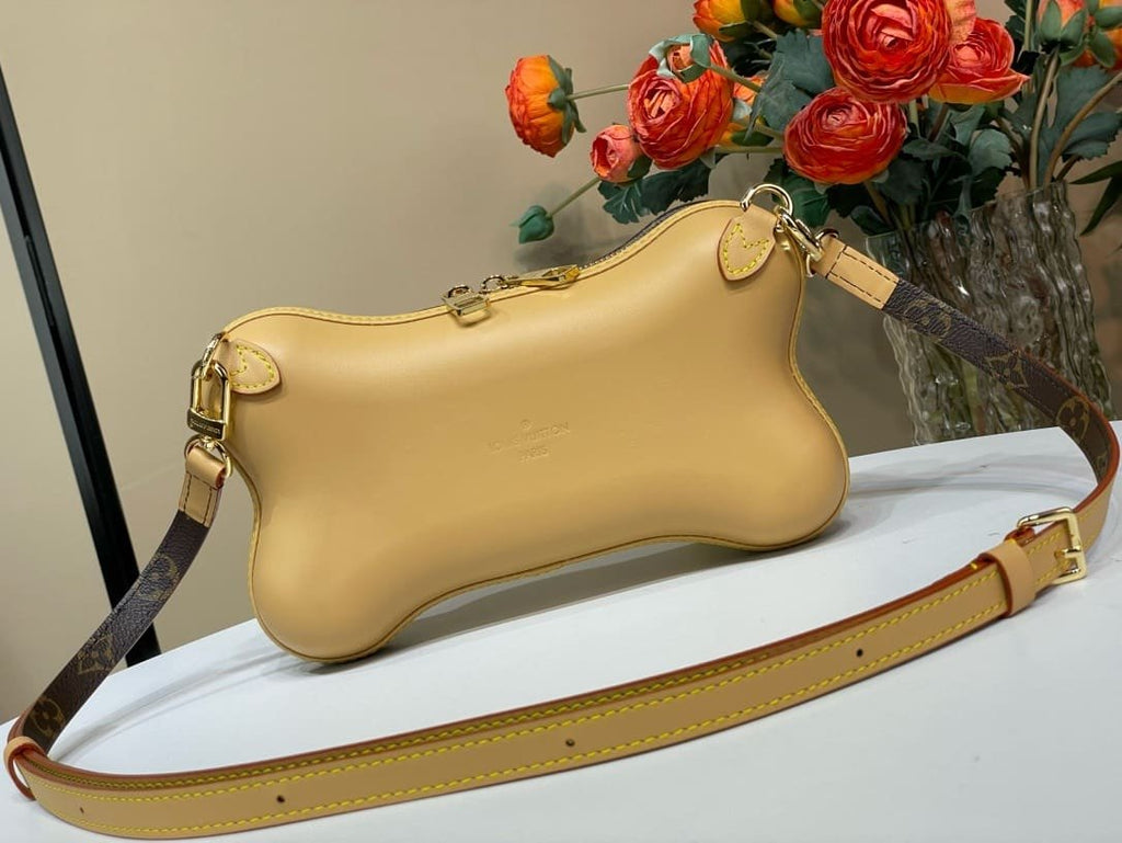 Louis Vuitton M12615 Bone Wearable Wallet