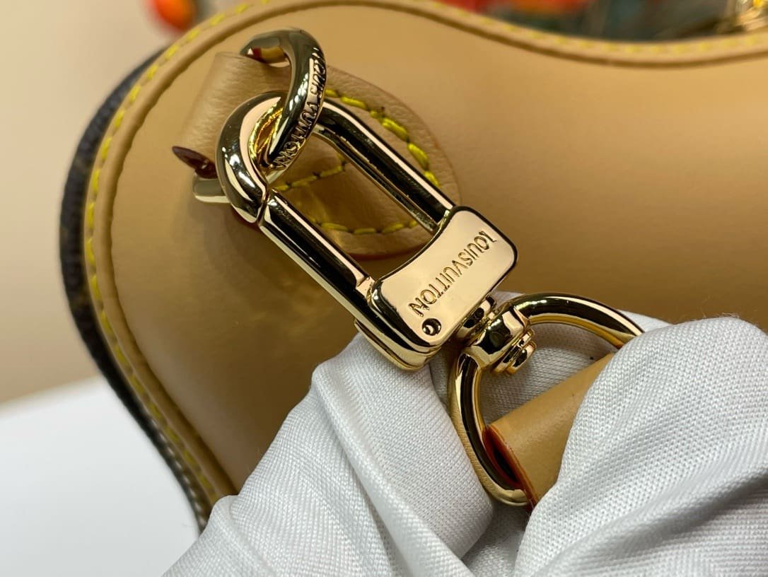 Louis Vuitton M12615 Bone Wearable Wallet