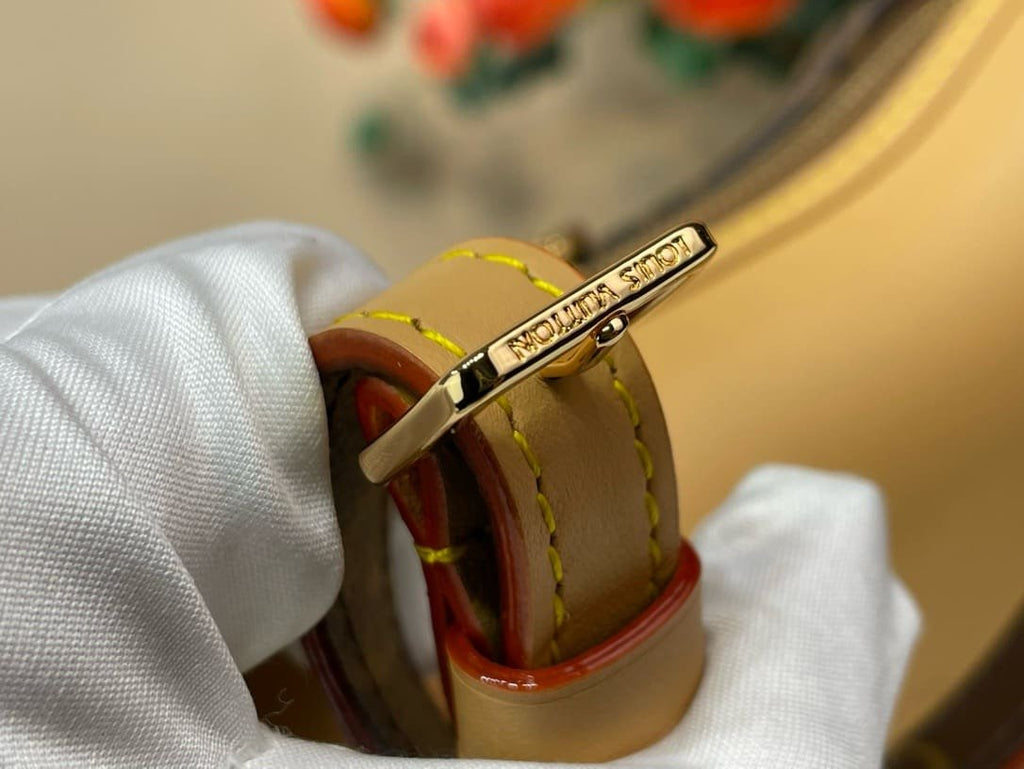 Louis Vuitton M12615 Bone Wearable Wallet