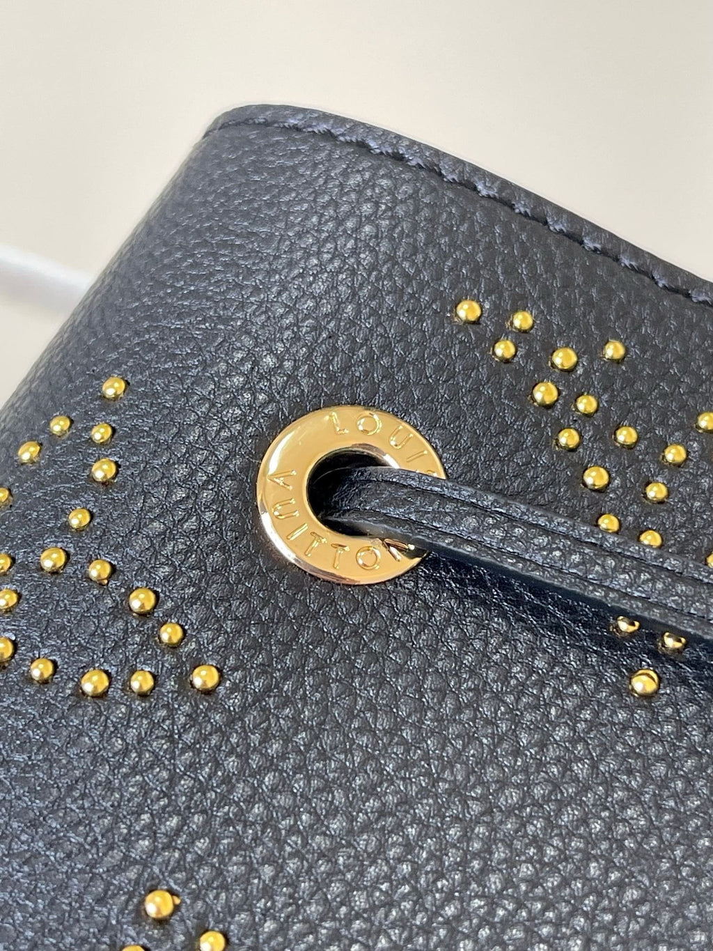 Louis Vuitton NÉONOÉ BB BLACK M46734