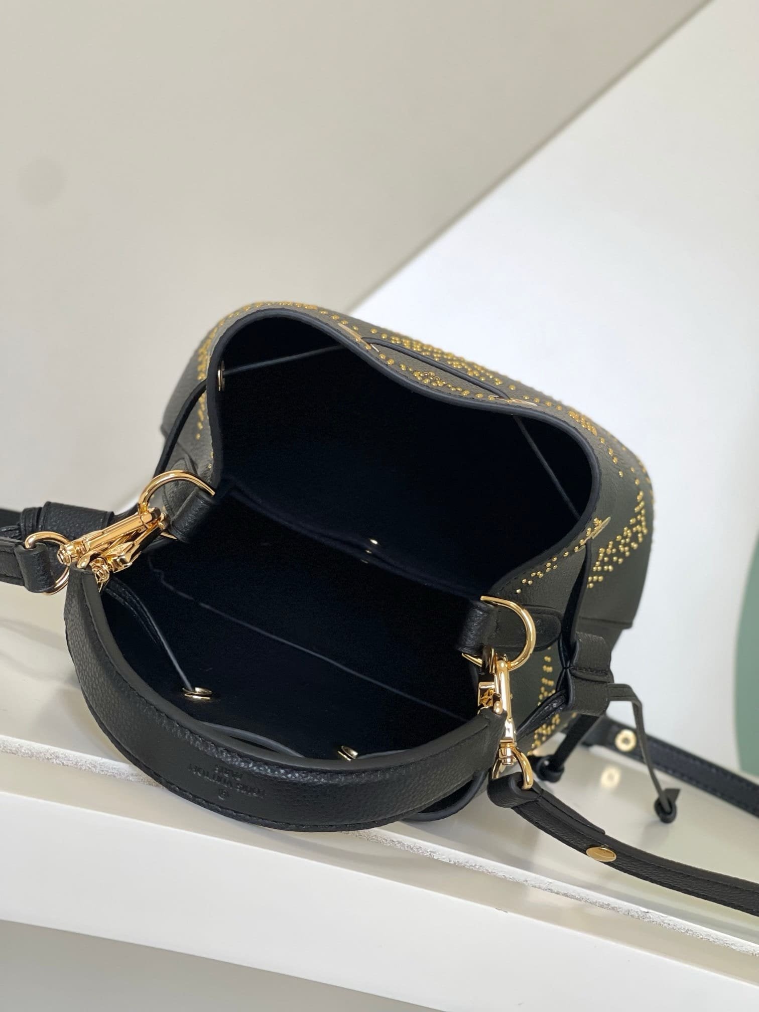Louis Vuitton NÉONOÉ BB BLACK M46734