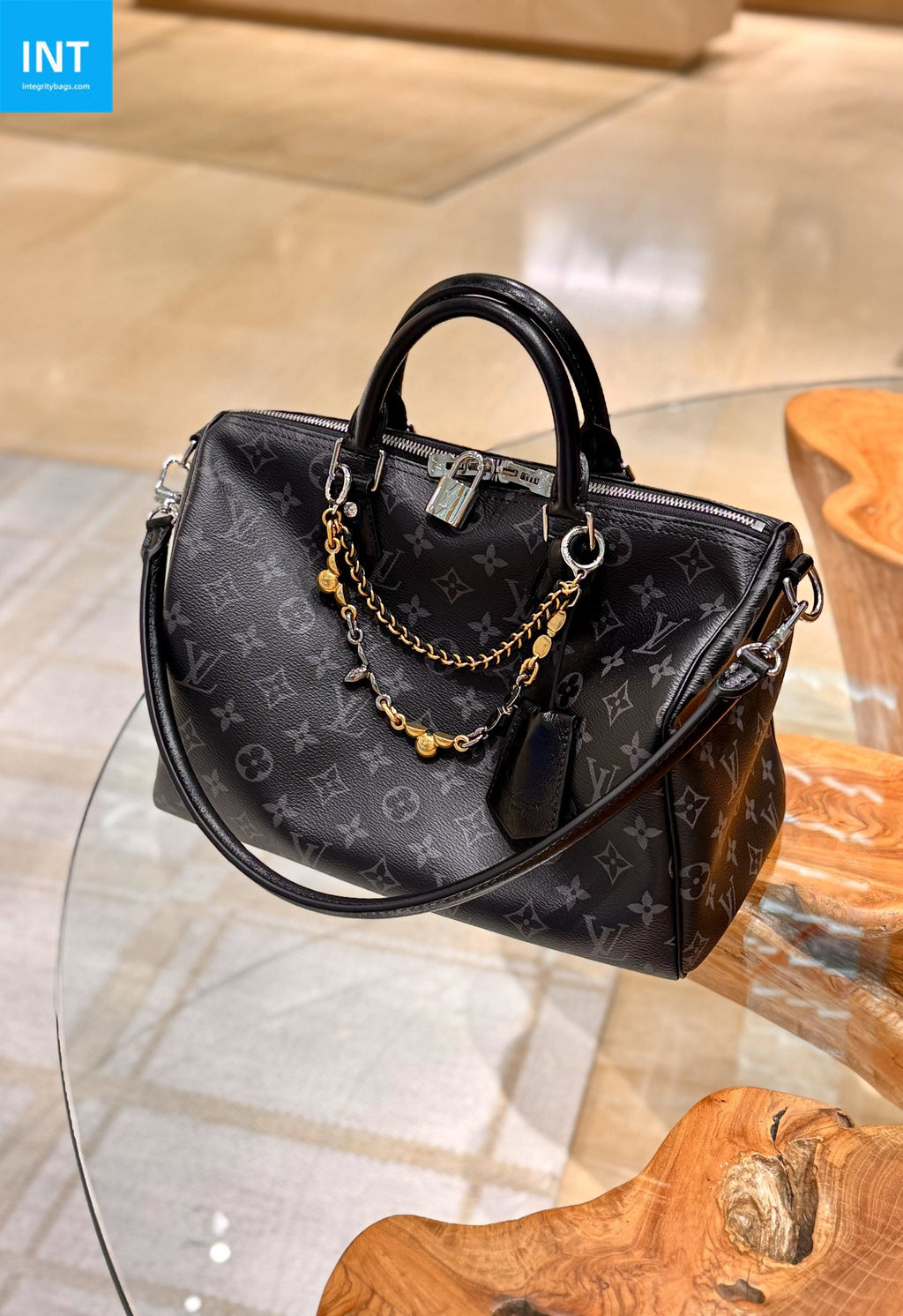 Louis Vuitton M15102 Speedy Soft 30