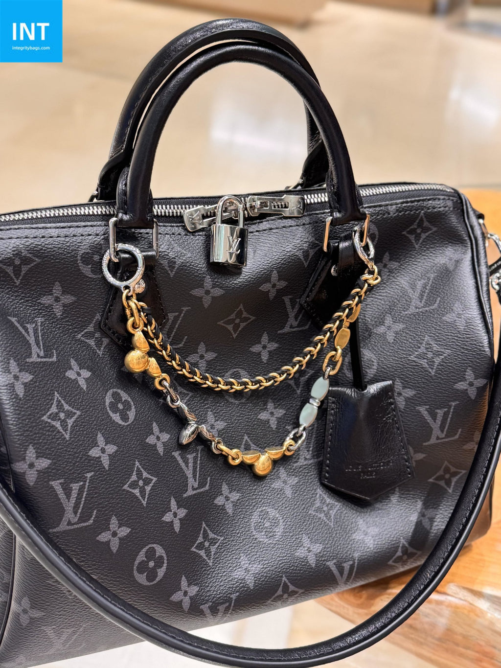 Louis Vuitton M15102 Speedy Soft 30